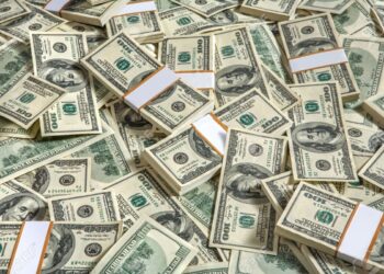 Курс доллара в показал небольшой рост на торгах 18 ноября