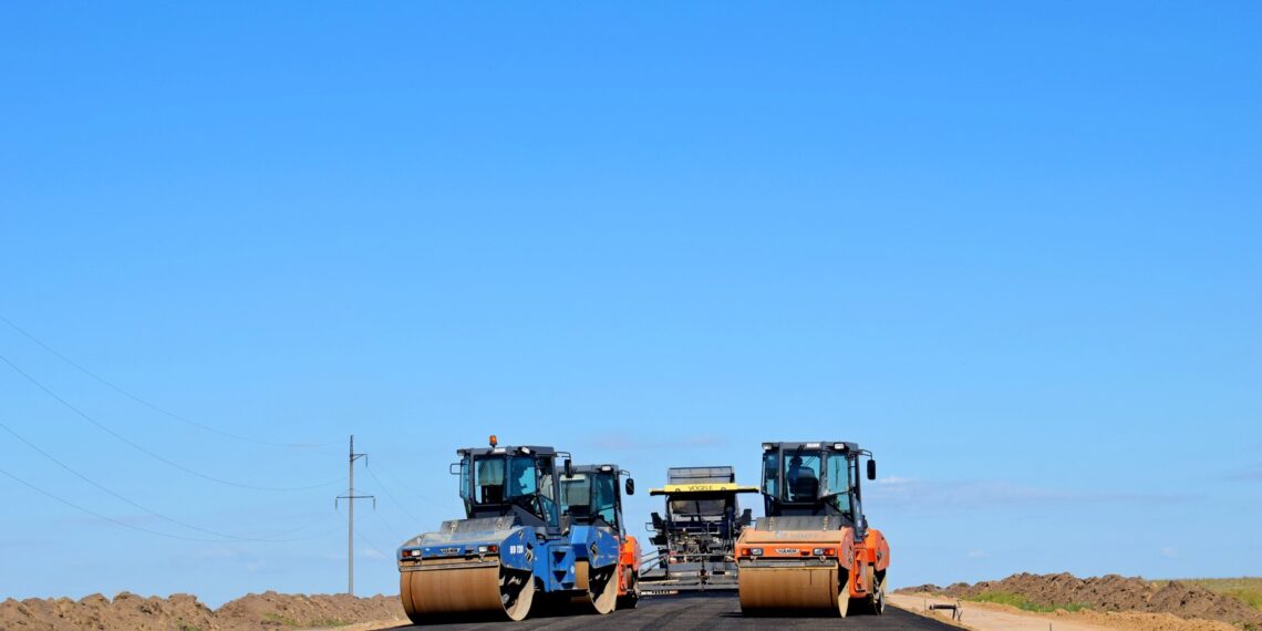 В ЗКО продолжается ремонт трасс