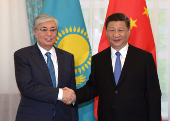 Посол Китая объяснил ограничения на границе с Казахстаном