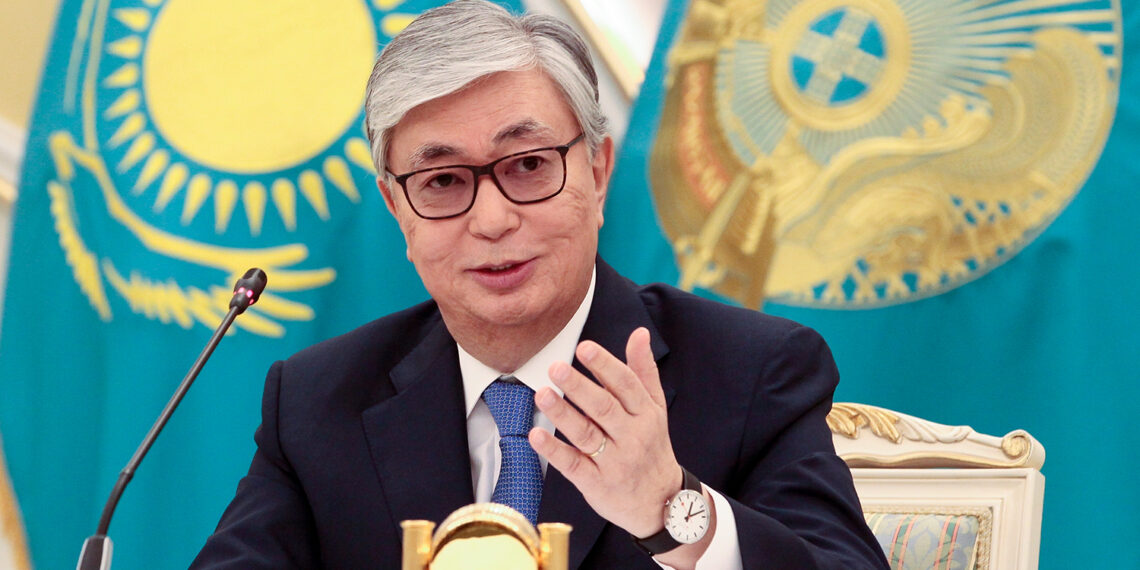 Президент Казахстана подписал указ о награждении пожарных