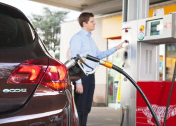 Заправки Атырау столкнулись с нехваткой газа