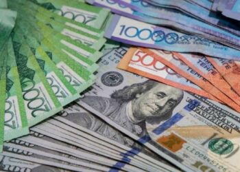 Курс доллара снизился на торгах