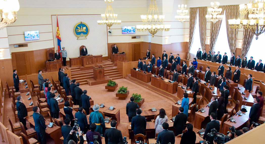 В парламенте Монголии пришло заседание из-за массовых беспорядков