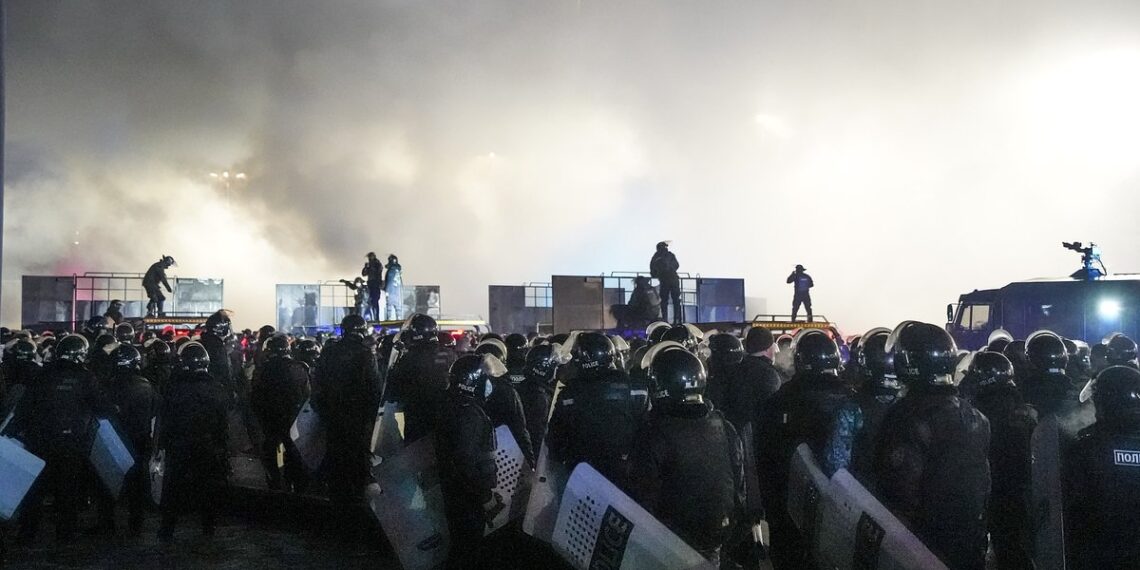 Депутаты Казахстана потребовали от госорганов ответов о январских событиях