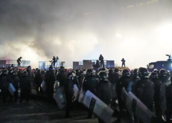 Депутаты Казахстана потребовали от госорганов ответов о январских событиях