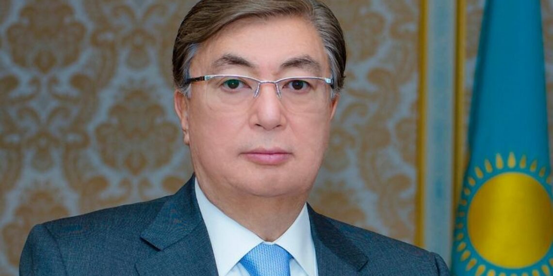 Токаев поздравил главу Азербайджана с днем рождения