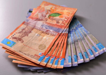 Судебные исполнители присвоили себе более миллиарда тенге