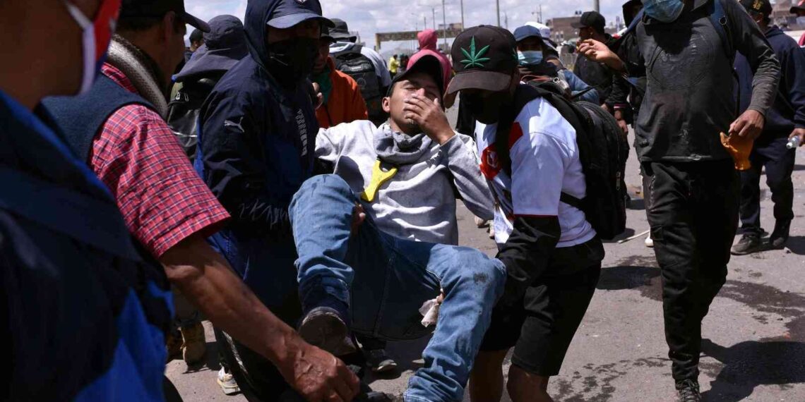 Во время беспорядков в Перу погибло 45 человек