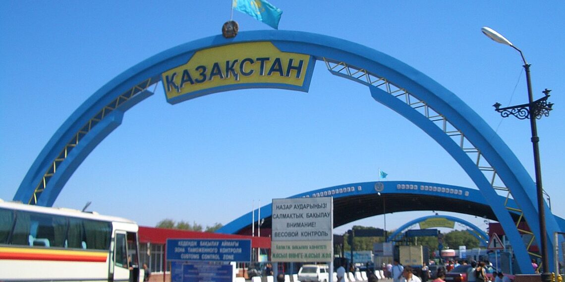 Китай уберет карантинные меры на границе с Казахстаном