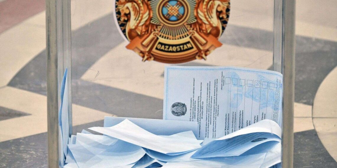 Члены ЦИК допустили семь партий к выборам депутатов в Мажилис