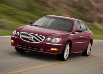 Введен запрет в Казахстане на регистрацию иностраых машин