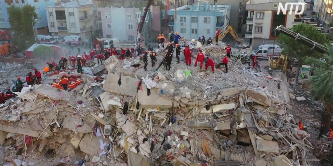 Число погибших в результате землетрясения в Турции выросло до 12 391 человек