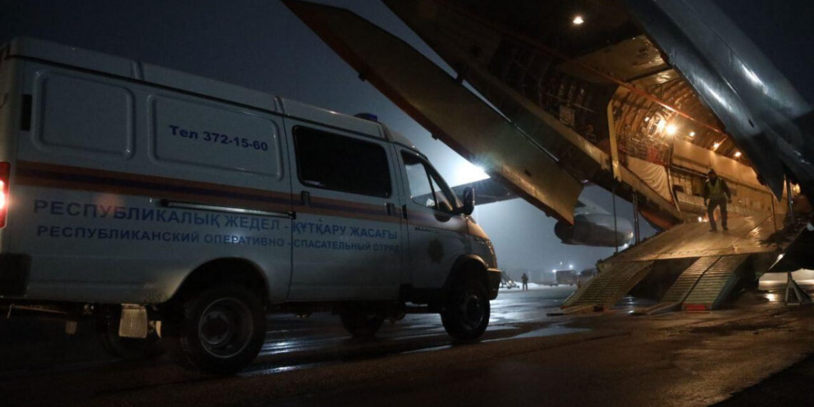 Спасатели Казахстана вылетели из Алматы в Турцию