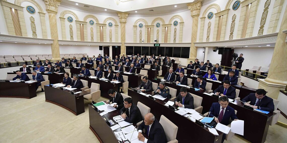 Сенат подписал законопроект о упрощении торговли между Казахстаном и третьими странами