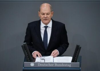 Олаф Шольц решил отправить танки Украине из-за страха лишиться власти — британский эксперт