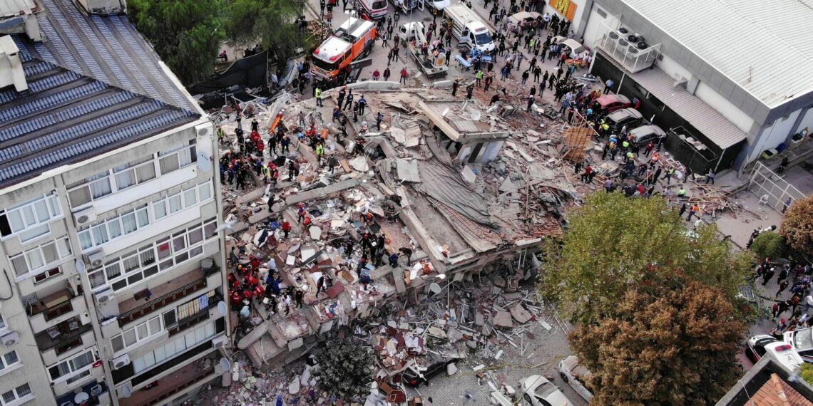 Количество погибших из-за землетрясения в Турции выросло до 38 тысяч человек