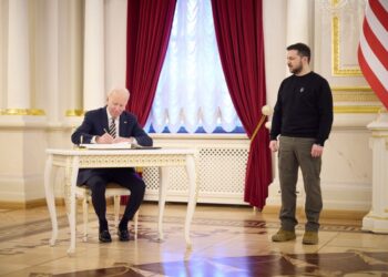 Глава США прибыл в Киев для поднятия своих рейтингов