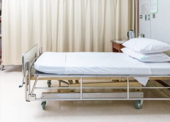 В медицинских организациях Алматы выявили нарушения на 1 млрд тенге