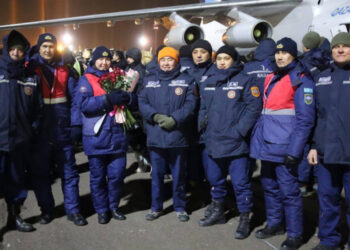 Спасатели Казахстана вернулись из Турции в Астану