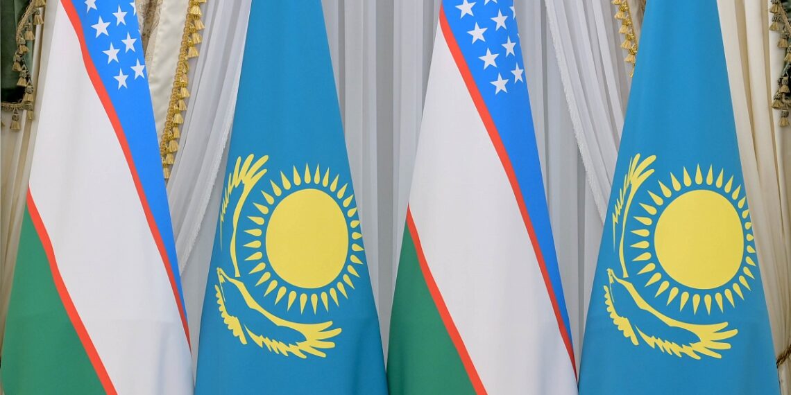 Правительства Узбекистана и Казахстана внесли изменения в условия взаимных поездок граждан