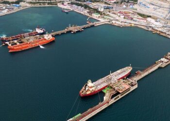 Отгрузка нефти на КТК приостановлена из-за погодных условий — министр энергетики