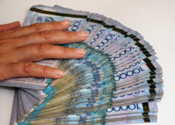 Министр финансов сообщил о расходах бюджета в Казахстане