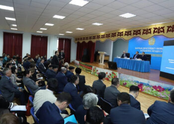 Аким Мангистауской области провел встречу с жителями Сенек, Бостан и Куланды