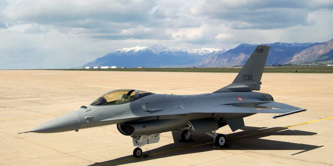 Пентагон: США не видят смысла начинать обучение украинских пилотов