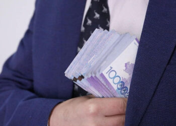 Предприниматели и должностное лицо госаудита осуждены за взятки