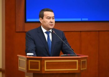 Алихан Смаилов сохранил должность премьер-министра Казахстана