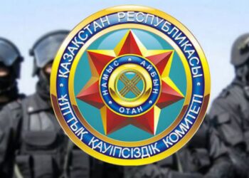 КНБ задержал поставщика оружия и фальшивых долларов