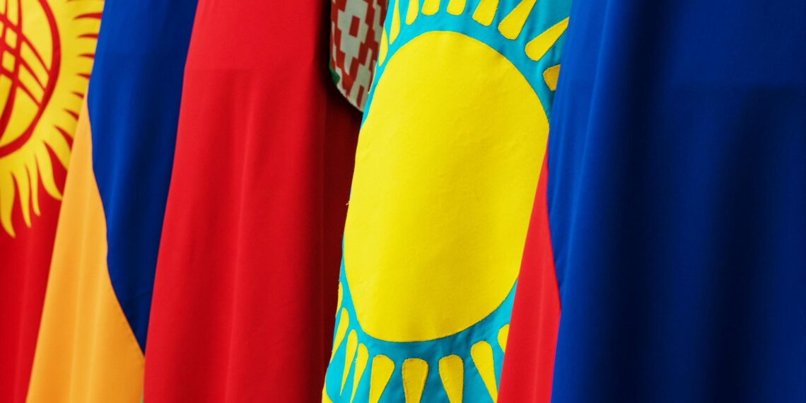 Парламент Казахстана утвердил изменения в Договор в ЕАЭС