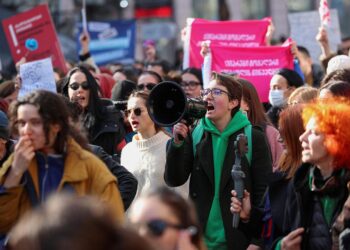 Грузия решила отозвать законопроект об иноагентах