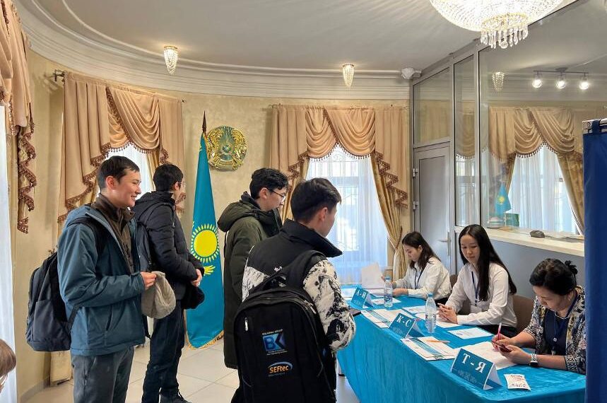 Демократическая партия «Ақ жол» сделала комментарий насчет выборов