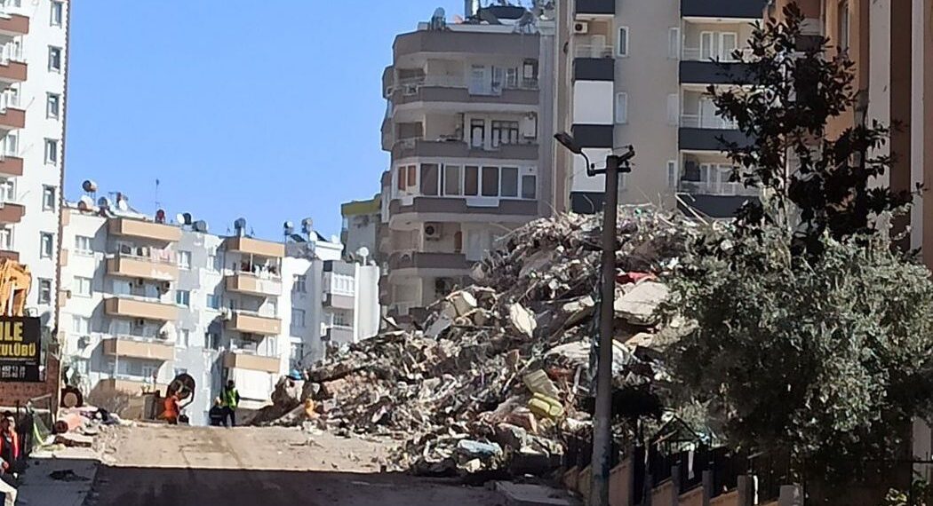 Подсчитан ущерб Турции, полученного из-за землетрясений