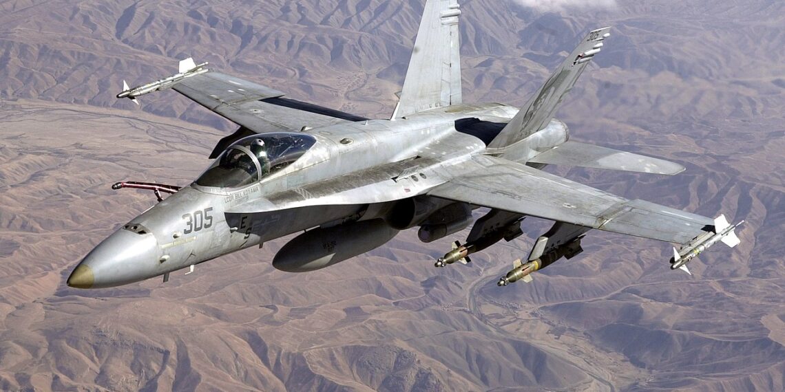 СМИ: Финляндия вряд ли сможет отправить Украине истребители F/A-18 Hornet