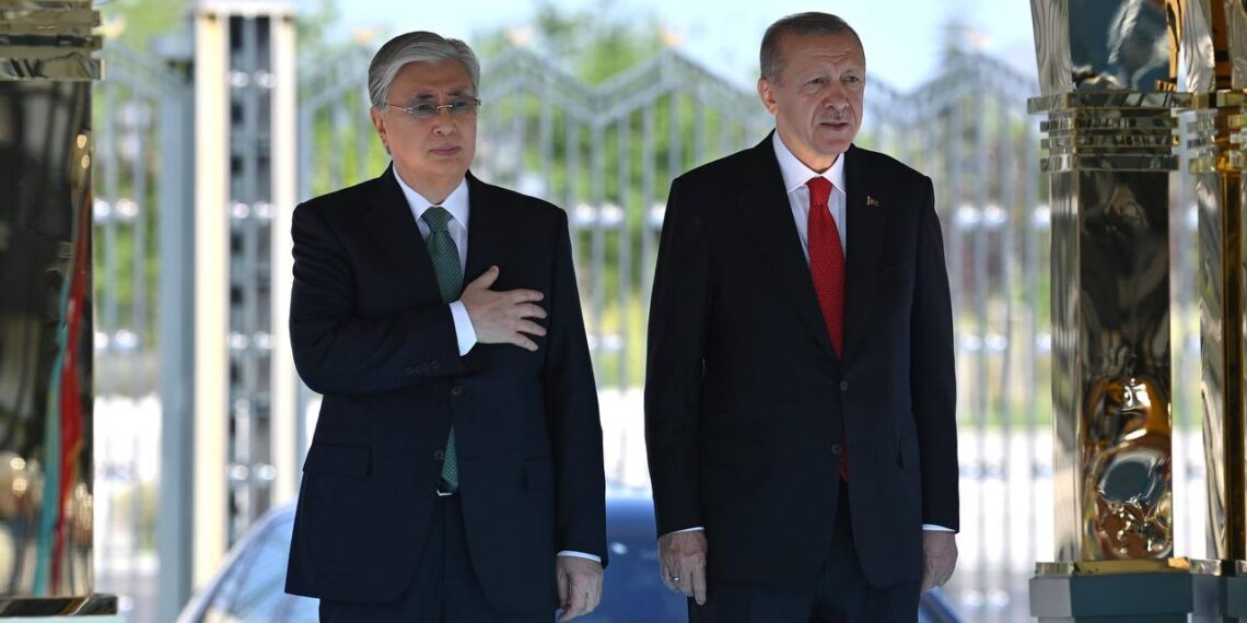 Президент Казахстана прибыл в Турцию