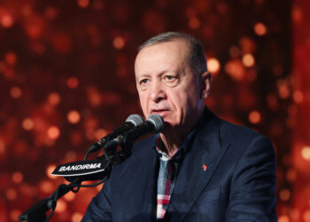 Эрдоган официально стал кандидатом на пост главы Турции