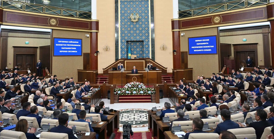 Новые депутаты Мажилиса поклялись верно служить народу Казахстана