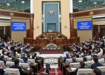 Новые депутаты Мажилиса поклялись верно служить народу Казахстана