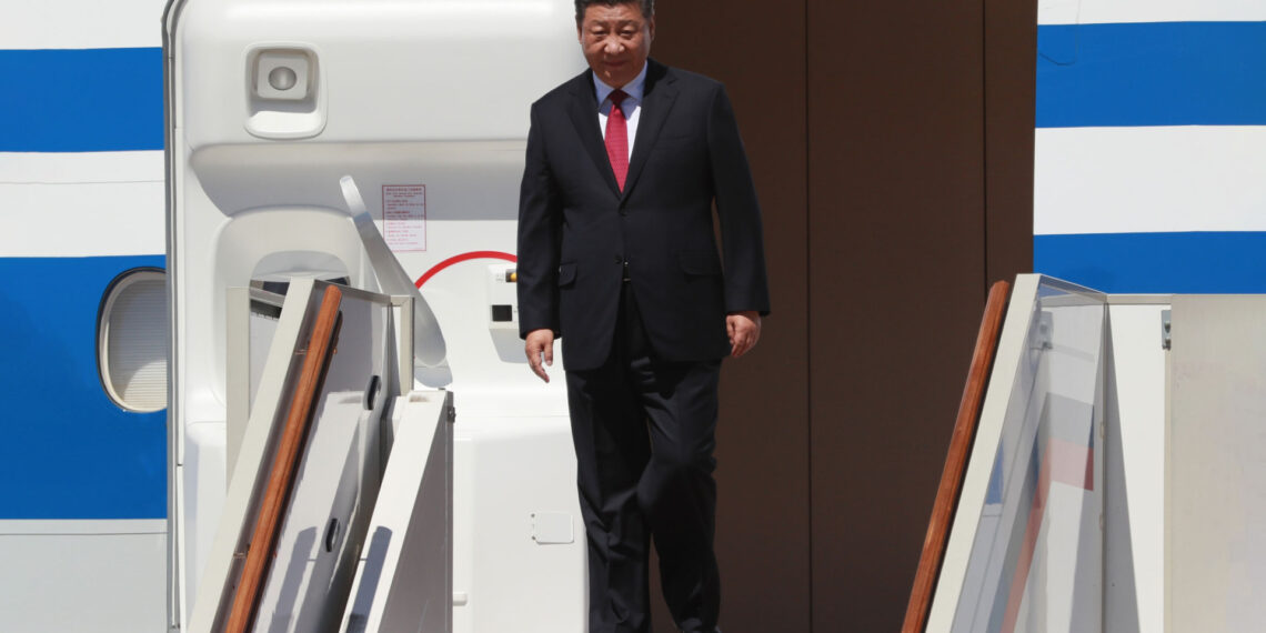 Лидер Китая прибыл в Москву