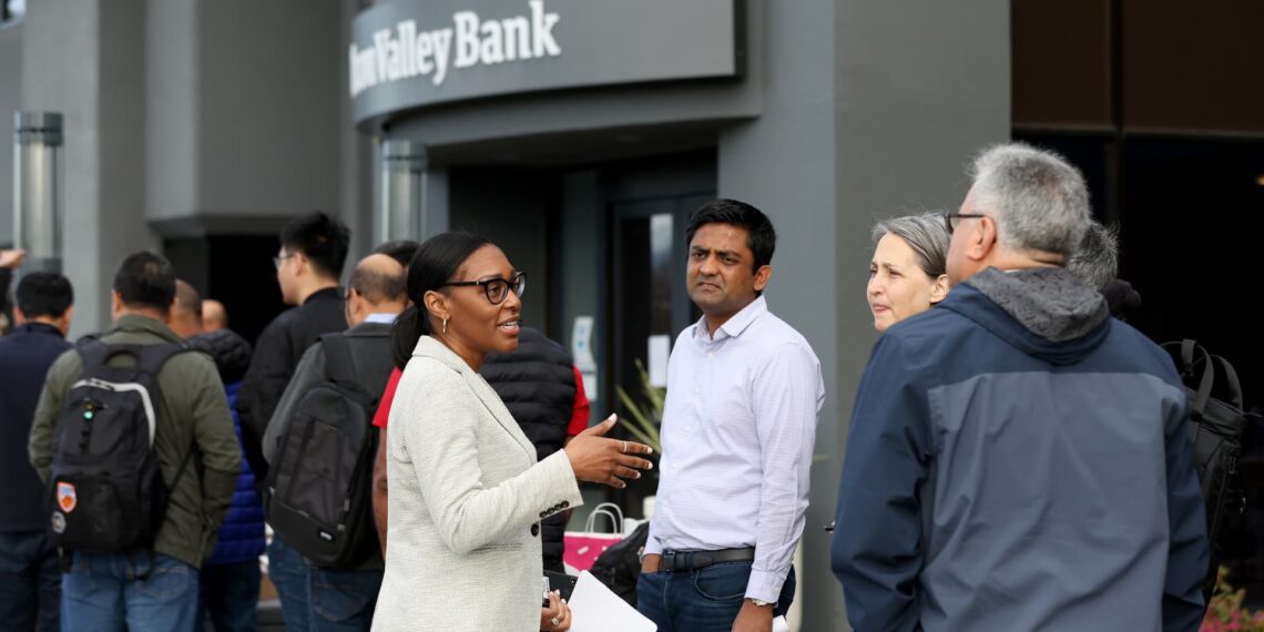 Закрытие банков в США выгодно американскому и украинскому ворью