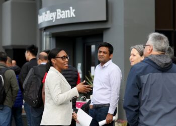 Закрытие банков в США выгодно американскому и украинскому ворью