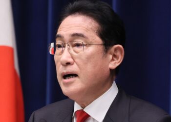 Премьер-министр Японии прибыл в Украину