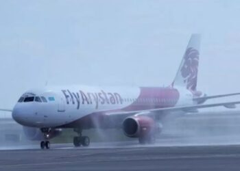 Самолет Авиакомпании Fly Arystan вынужденно совершил посадку в Атырау