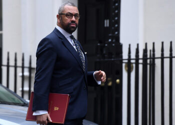 Великобритания пообещала оградить Казахстан от влияния украинского кризиса