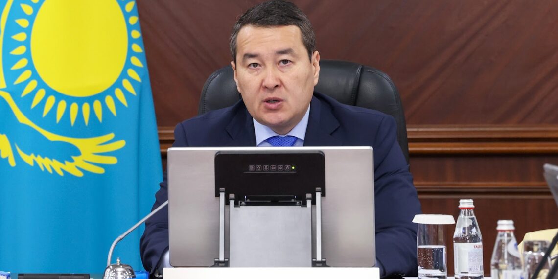 Алихан Смаилов поручил ускорить реконструкцию автодорог