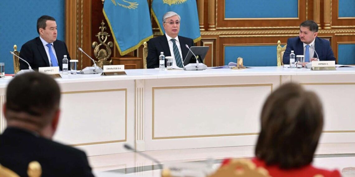 Президент Казахстана обратился к Алихану Смаилову