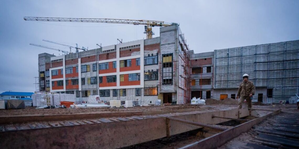 Конфискованные средства казахстанских коррупционеров направят на строительство школ