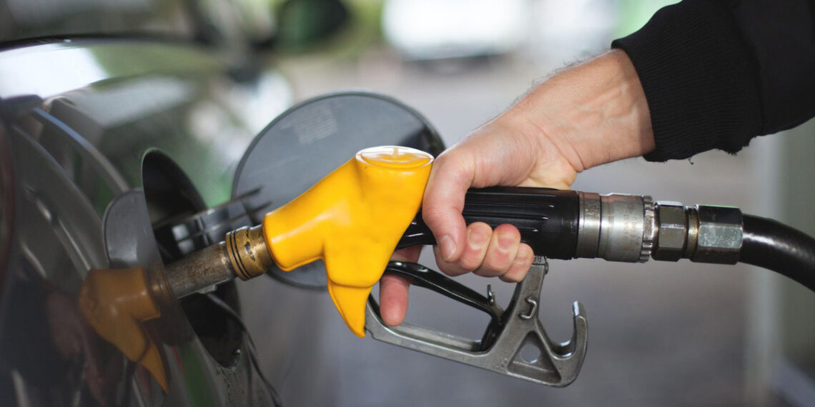 Почти 300 случаев незаконного вывоза ГСМ выявили в Казахстане